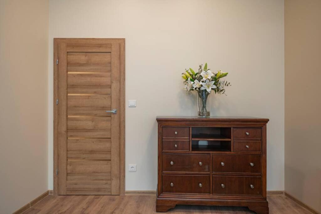 Homely Kreves Apartment By Polo Apartments Kaunas Dış mekan fotoğraf